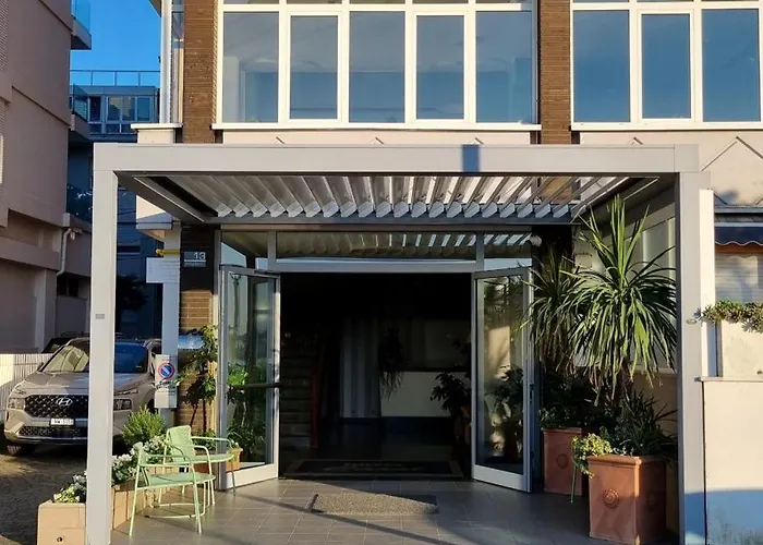 Hotel Carol