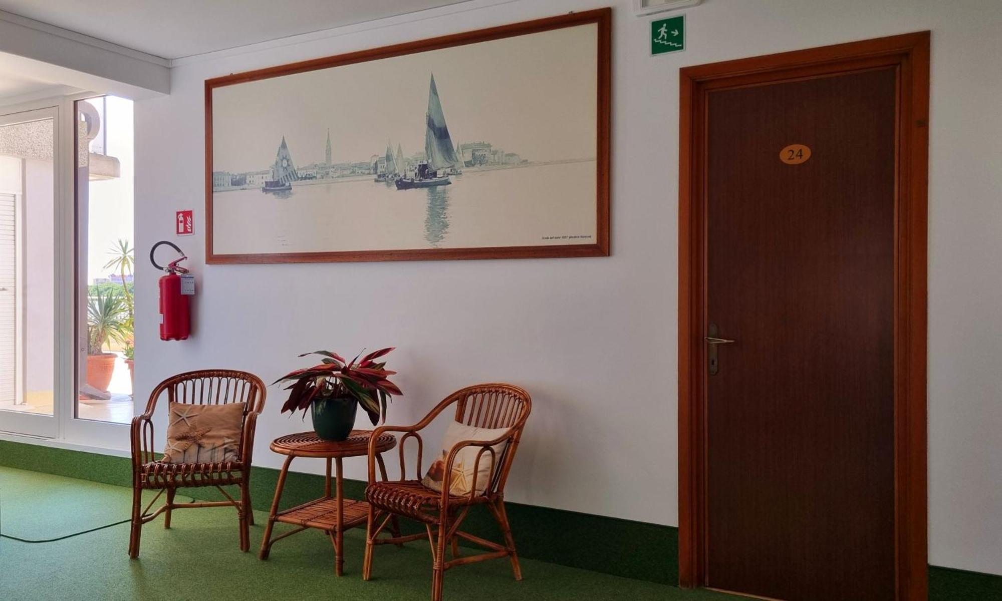 Hotel Carol 3*