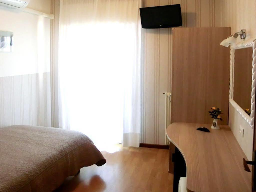 Carol Hotel